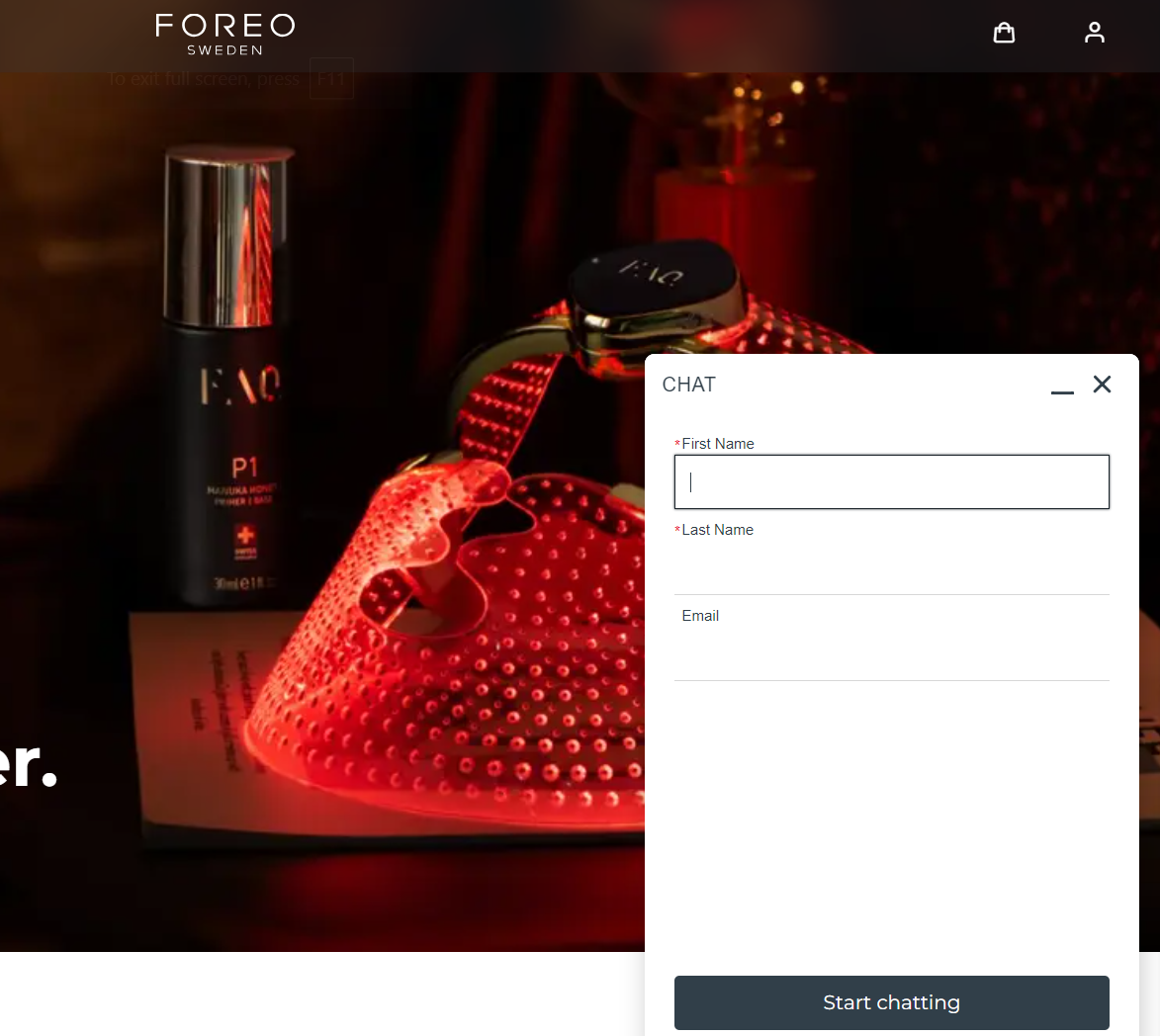 Foreo's customer support chat window with fields for first name, last name, and email for product inquiries.